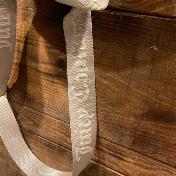 NWOT JUICY COUTURE “Upgrade U” Fanny back in Natural Ivory with adjustable strap - Picture 6 of 8